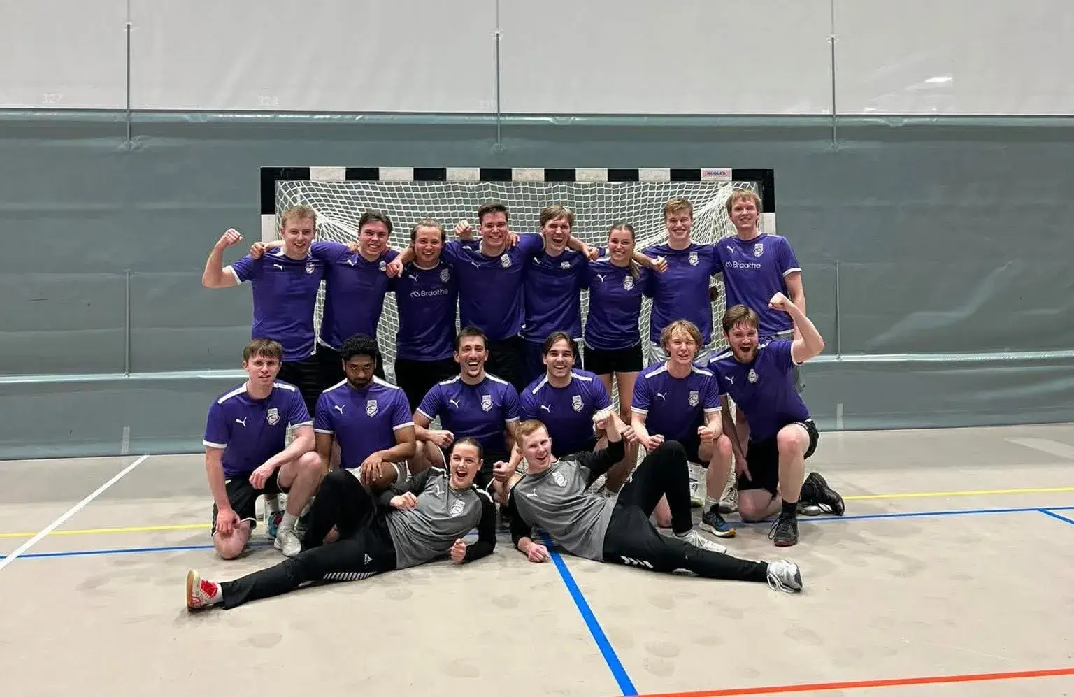 Håndballtrening med pythons💜