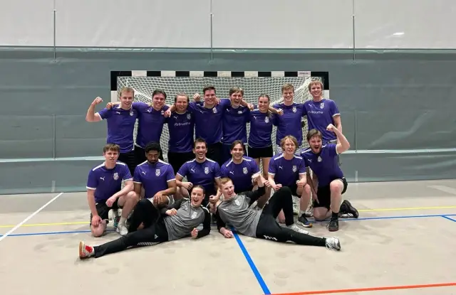 Håndballtrening med pythons💜